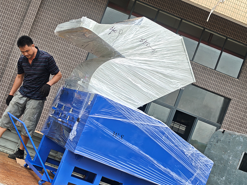 粉碎机送货案例